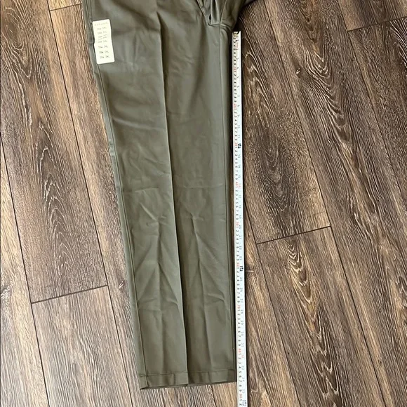 NWT Savane Scotchgard Olive Green Pants Men’s Size 38x34 - Picture 10 of 11